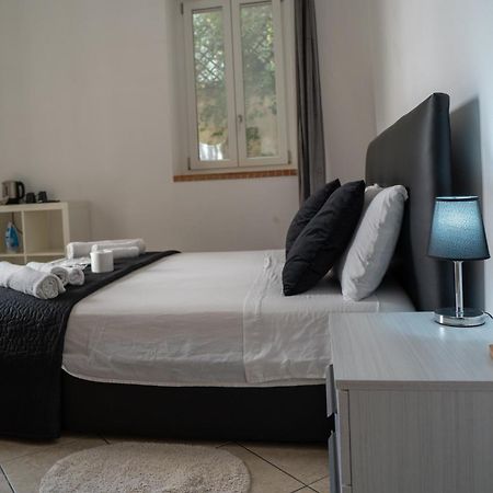 Bed and Breakfast Whitehouse Lecce Esterno foto