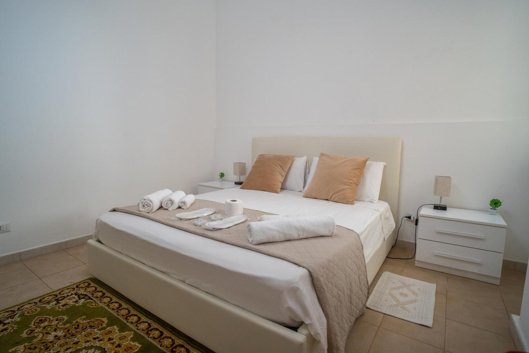 Bed and Breakfast Whitehouse Lecce Esterno foto
