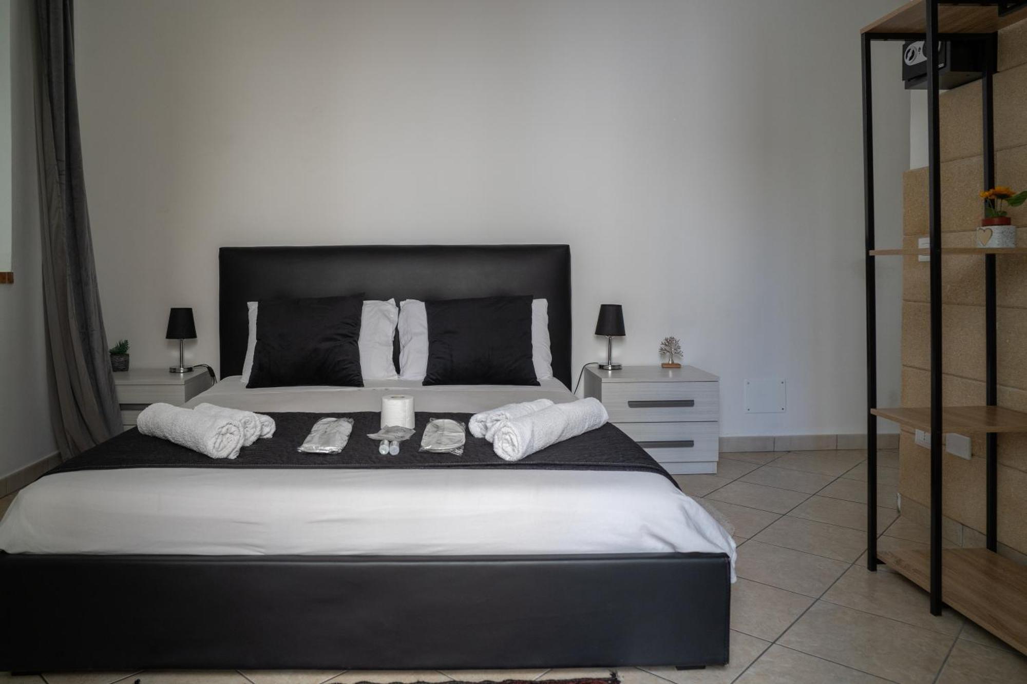 Bed and Breakfast Whitehouse Lecce Esterno foto